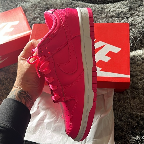 Pink Dunks 💕 - Picture 4 of 6